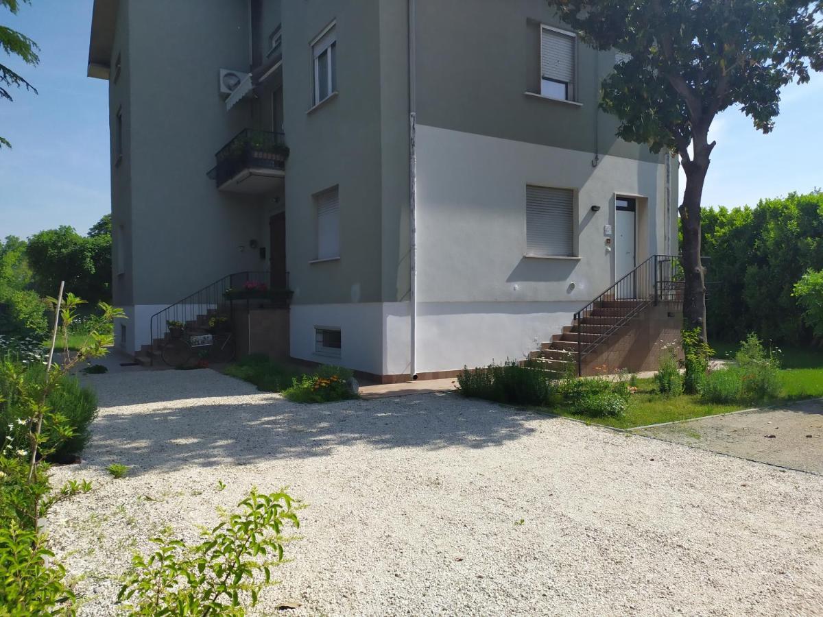 Casa Vacanze I Giardini Di Marzo San Giorgio di Mantova Buitenkant foto